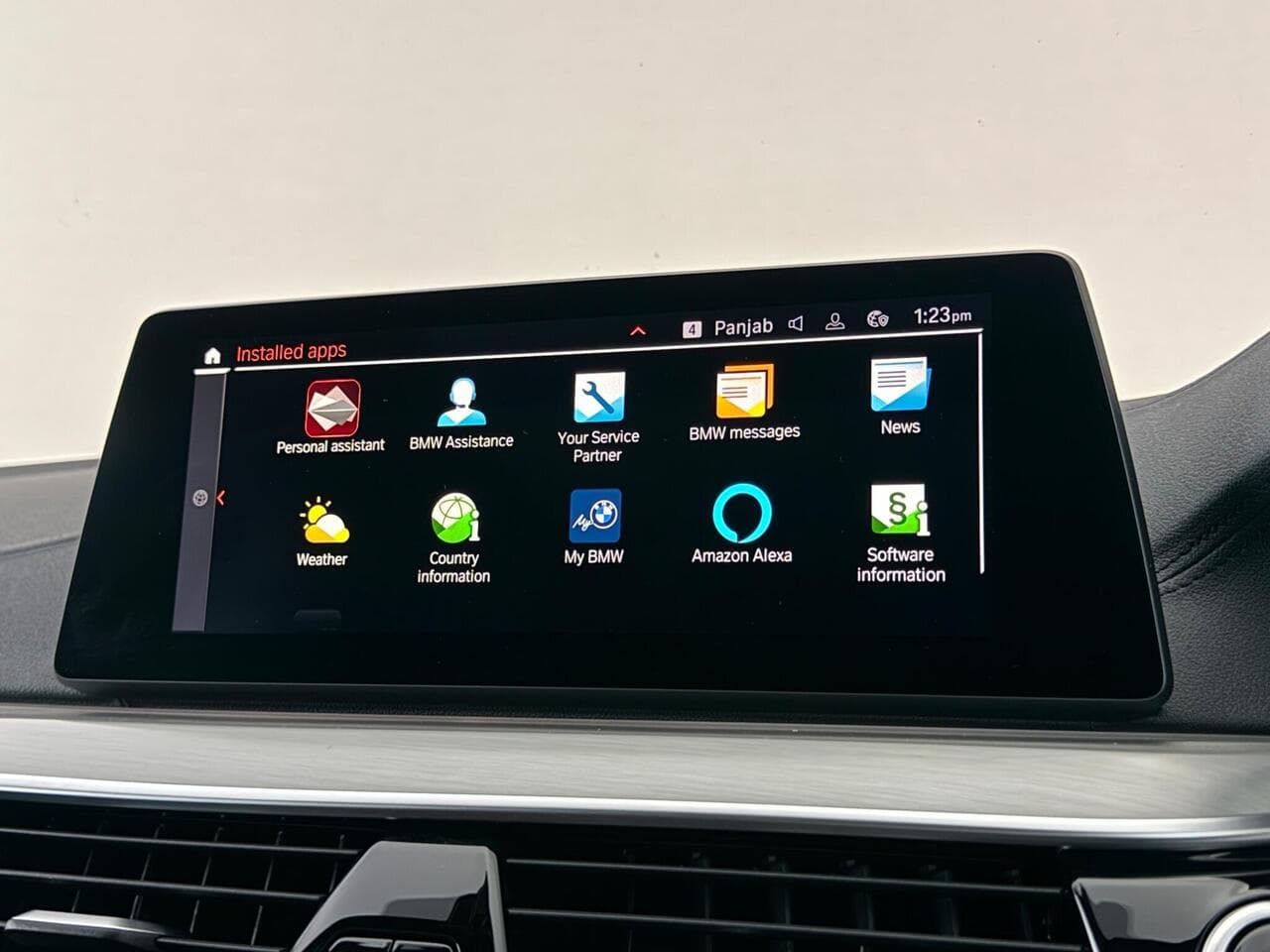 BMW 5 Series thumbnail Infotainment System