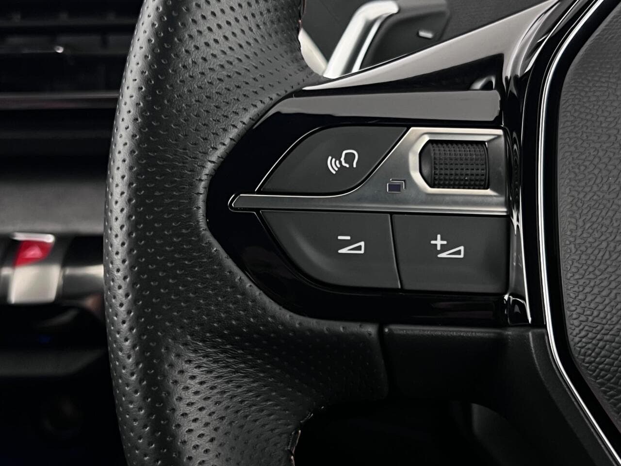 Peugeot 3008 thumbnail Misc Controls