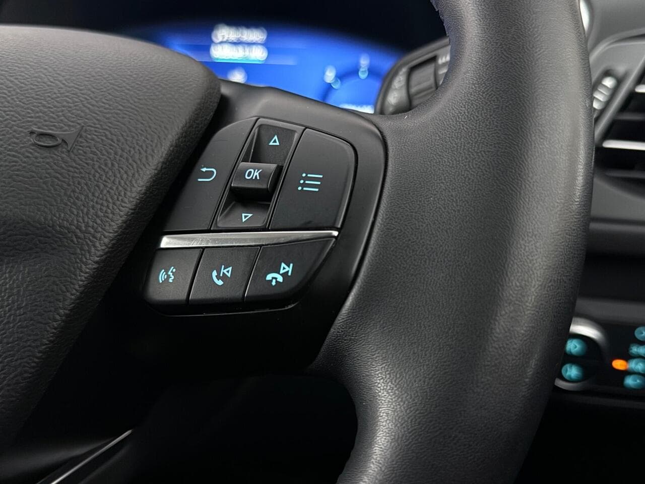 Ford Kuga thumbnail Misc Controls