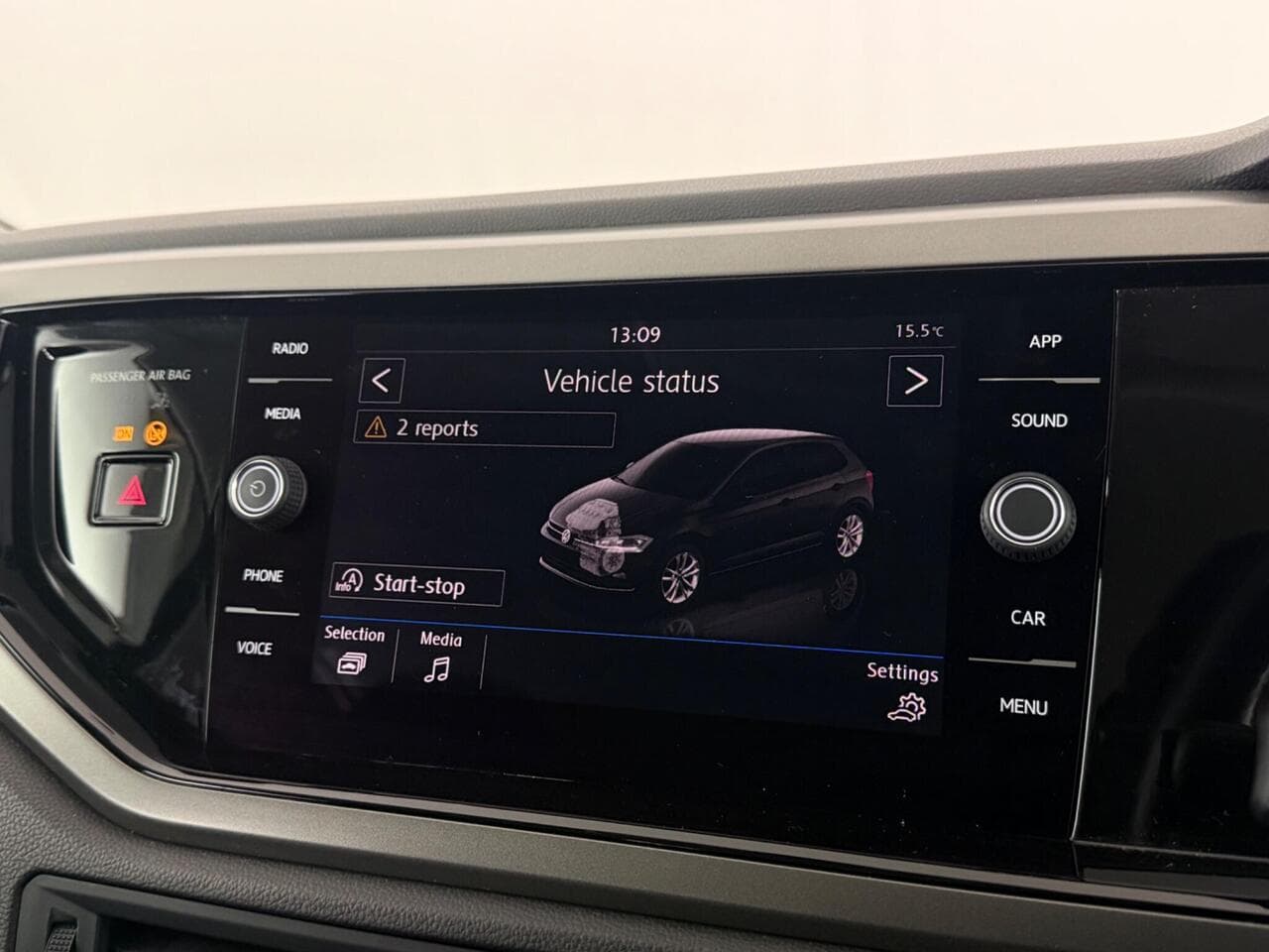 Volkswagen Polo thumbnail Infotainment System