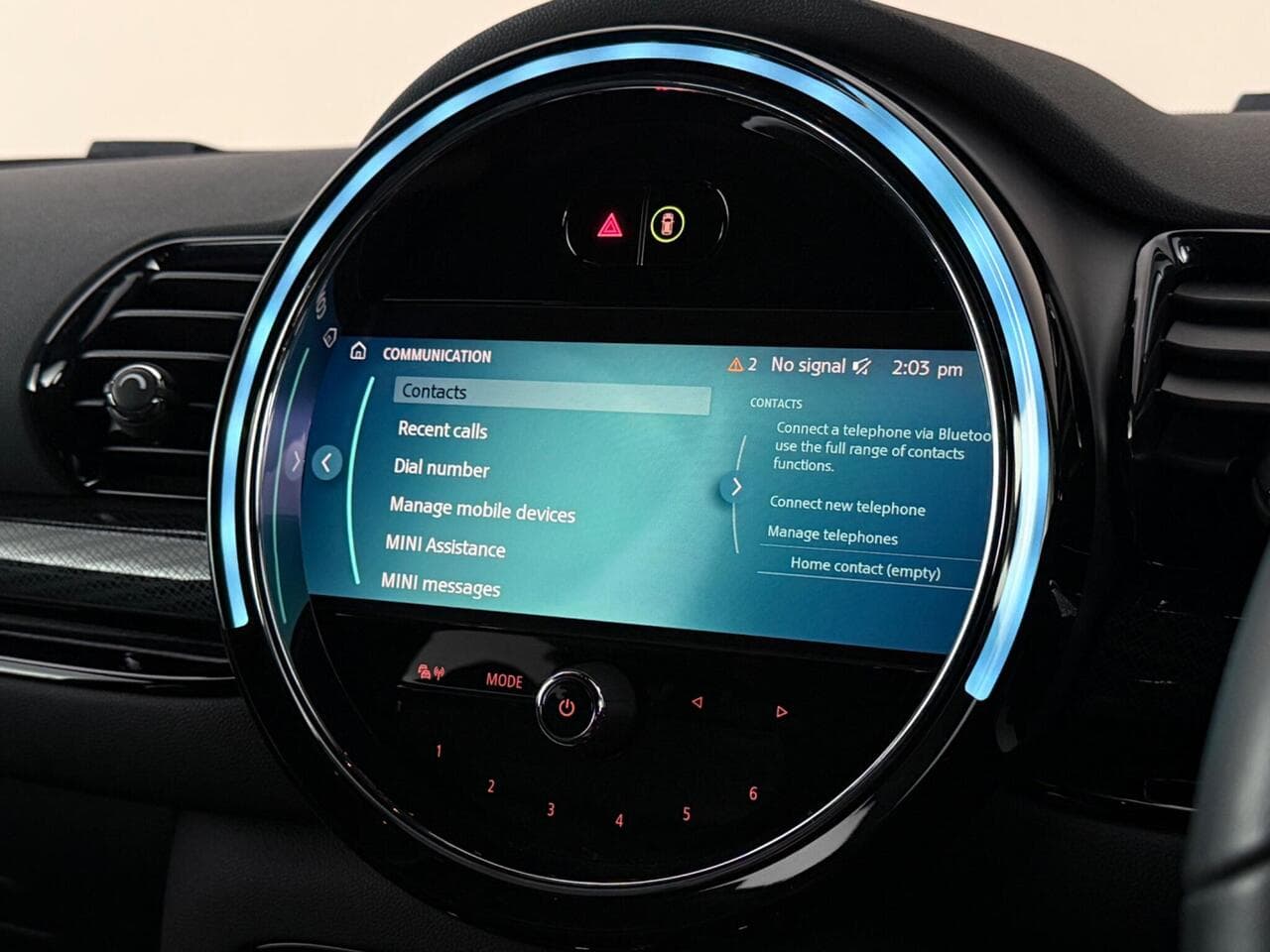 MINI Clubman thumbnail Infotainment System