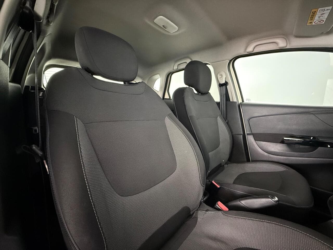 Renault Captur thumbnail Seat Driver