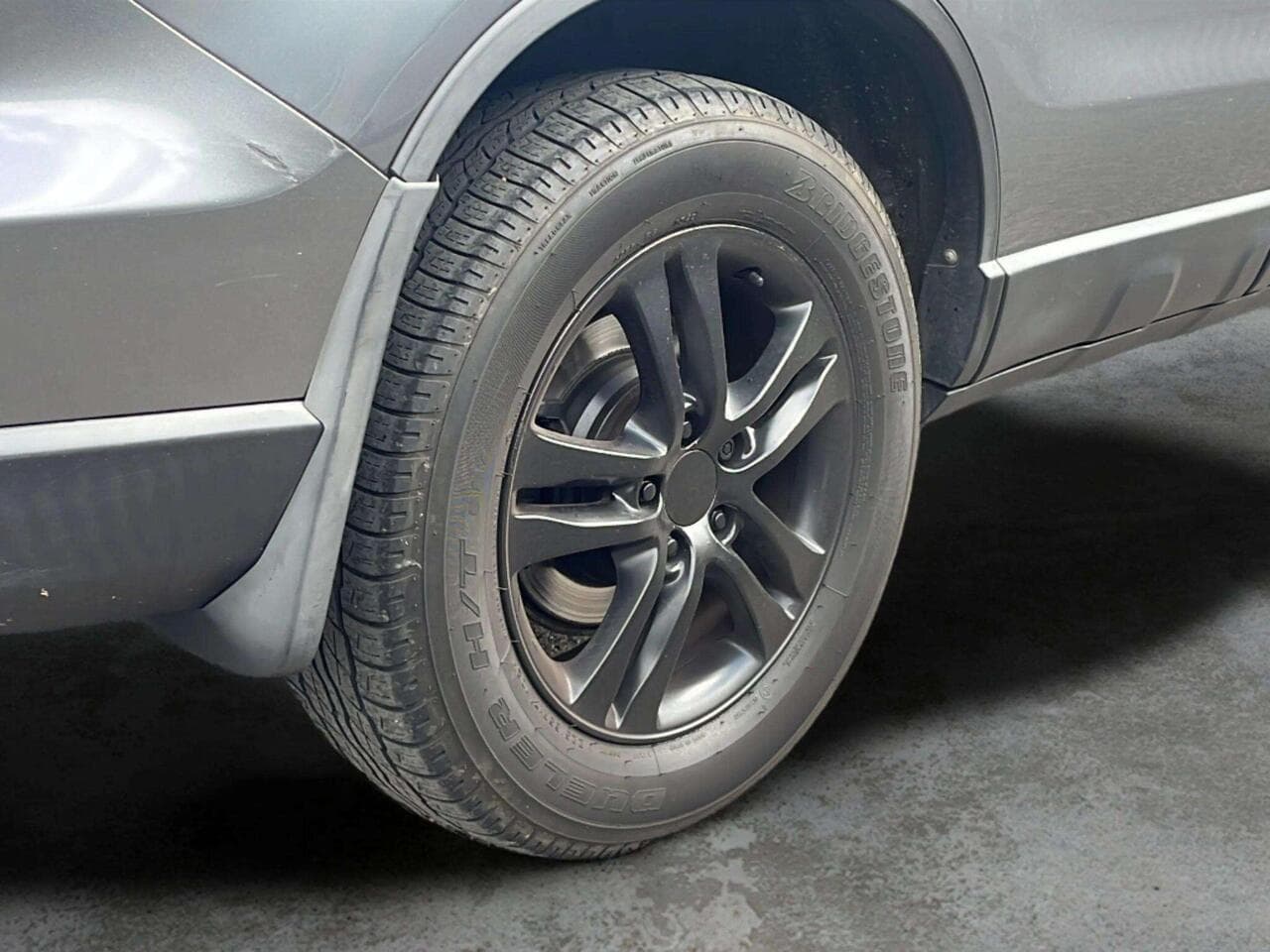 Honda CR-V thumbnail Wheel