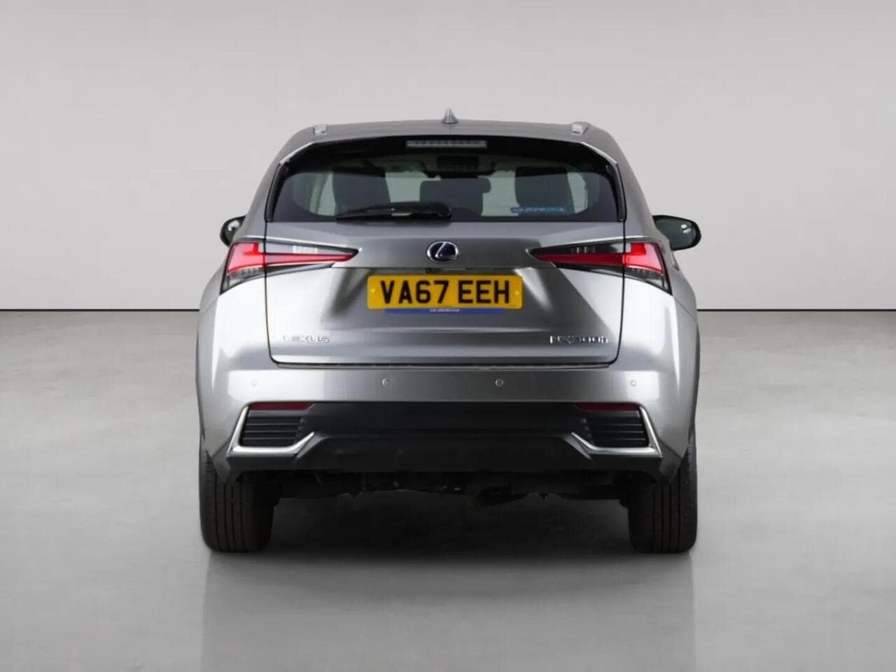 Lexus NX thumbnail Rear