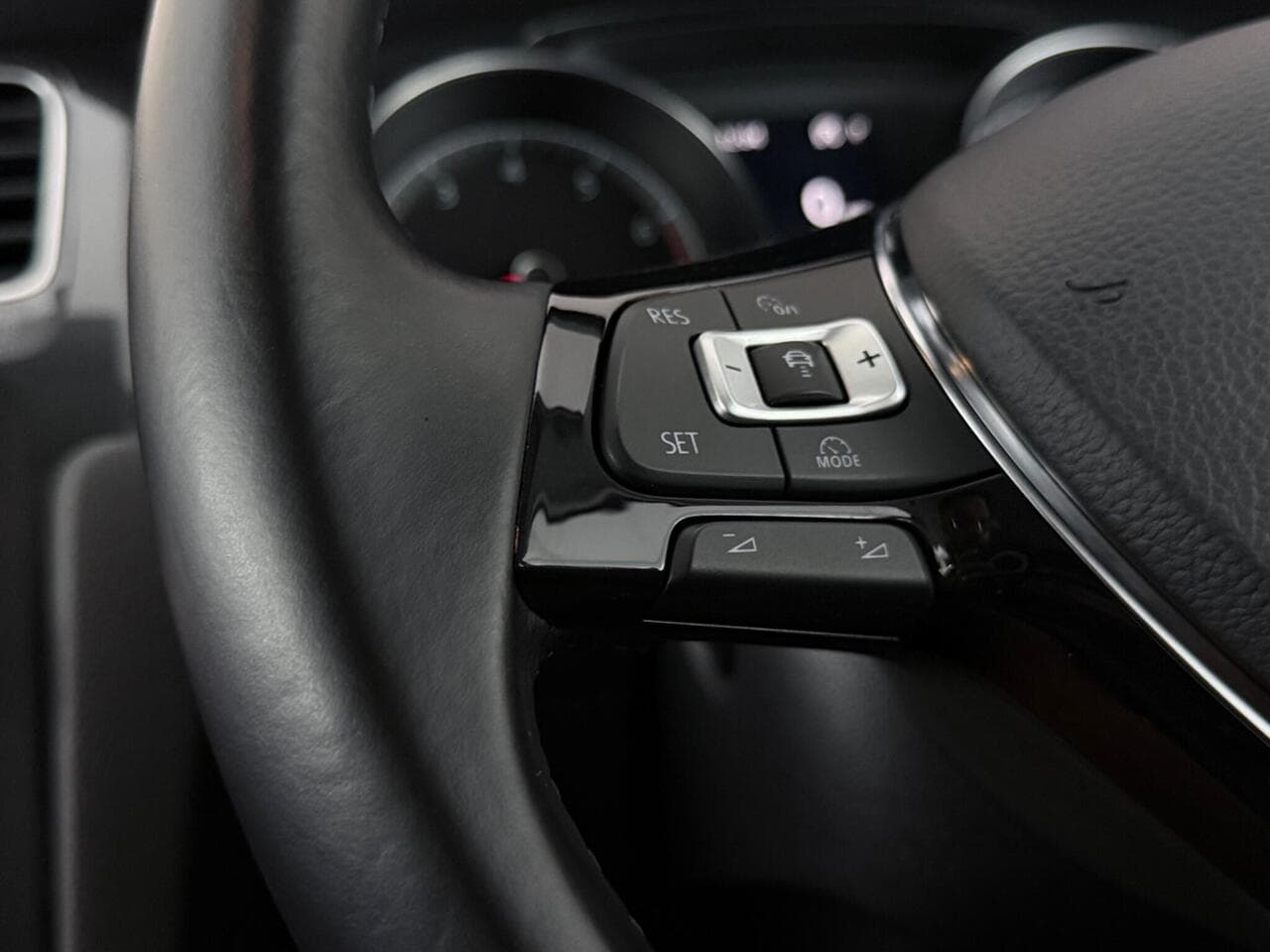 Volkswagen Golf thumbnail Misc Controls