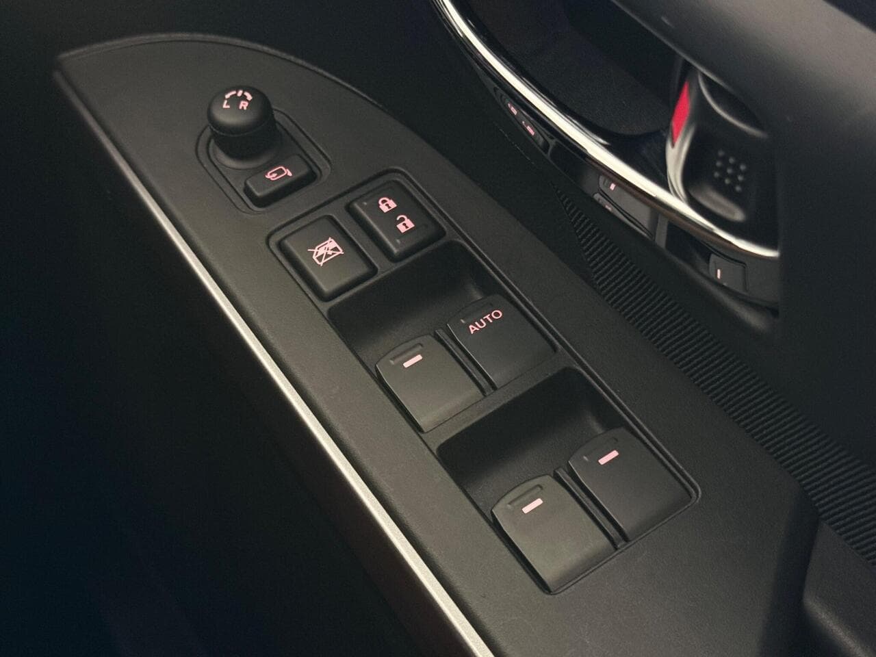 Suzuki S-Cross thumbnail Misc Controls