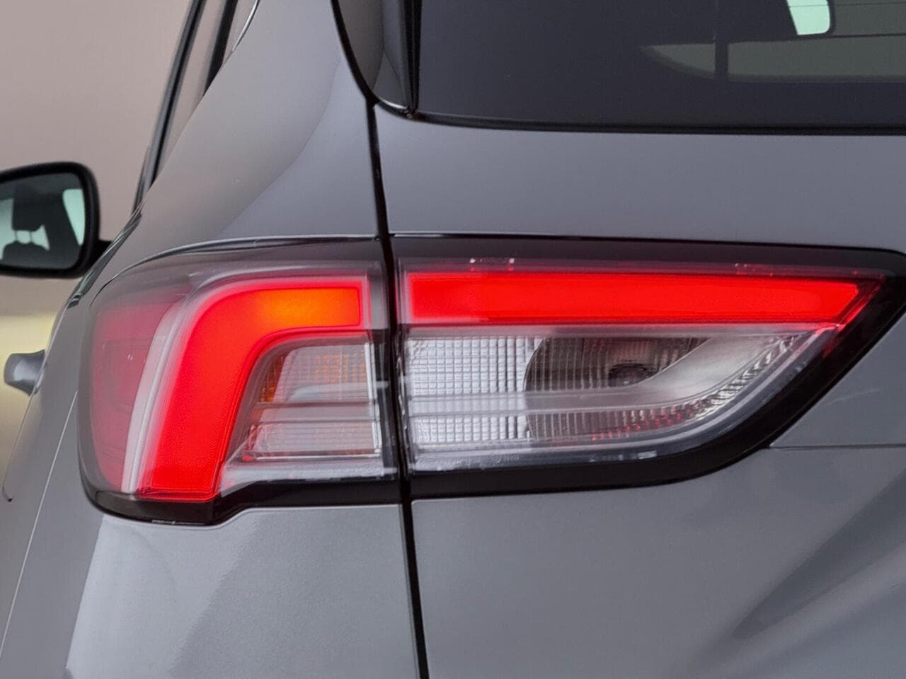 Ford Kuga thumbnail Lights Rear