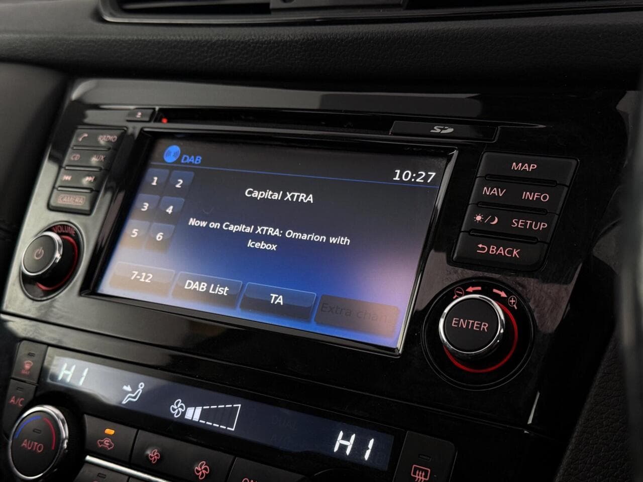 Nissan X-Trail thumbnail Infotainment System