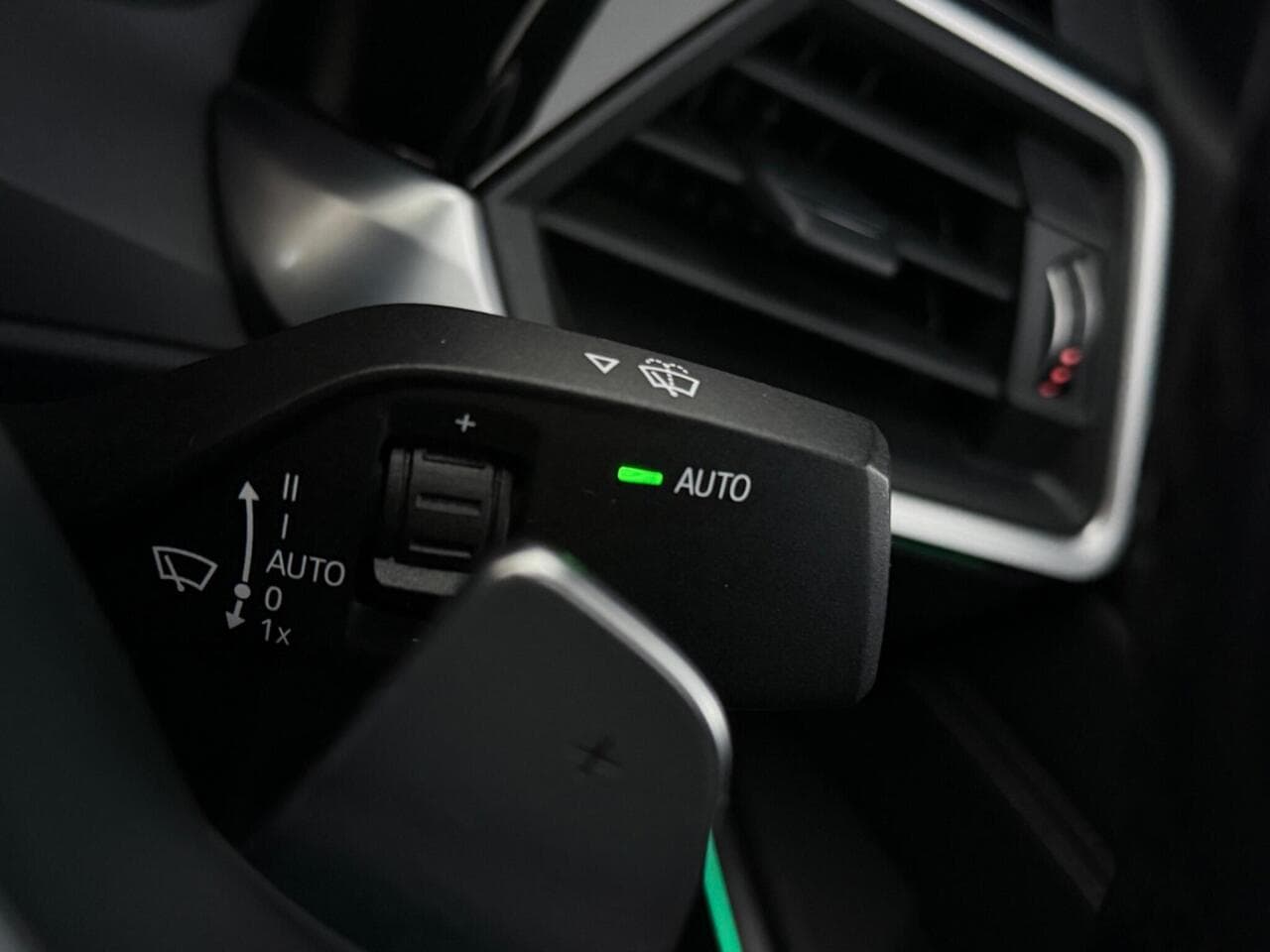 BMW 3 Series thumbnail Misc Controls