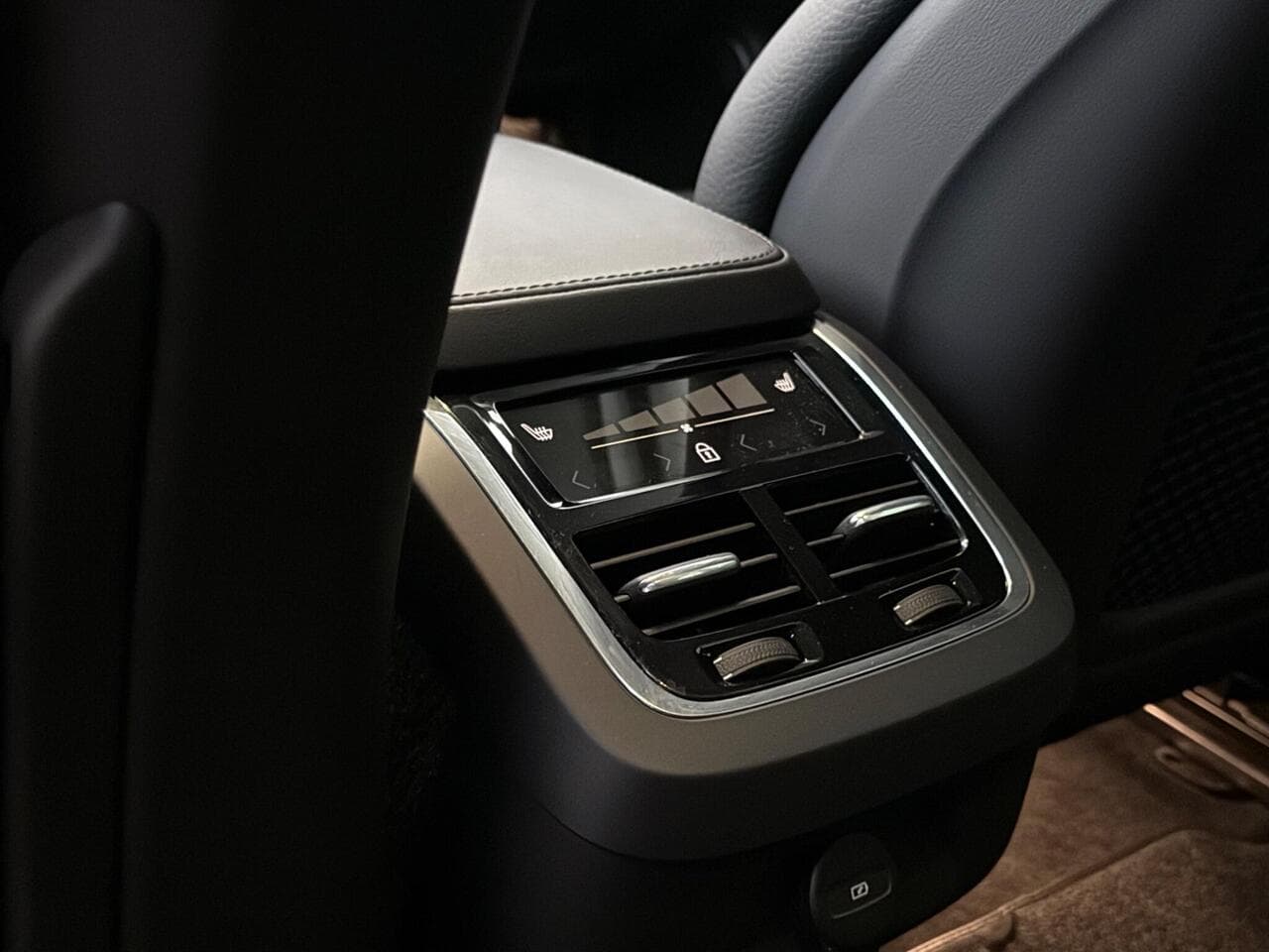 Volvo V90 thumbnail Misc Controls