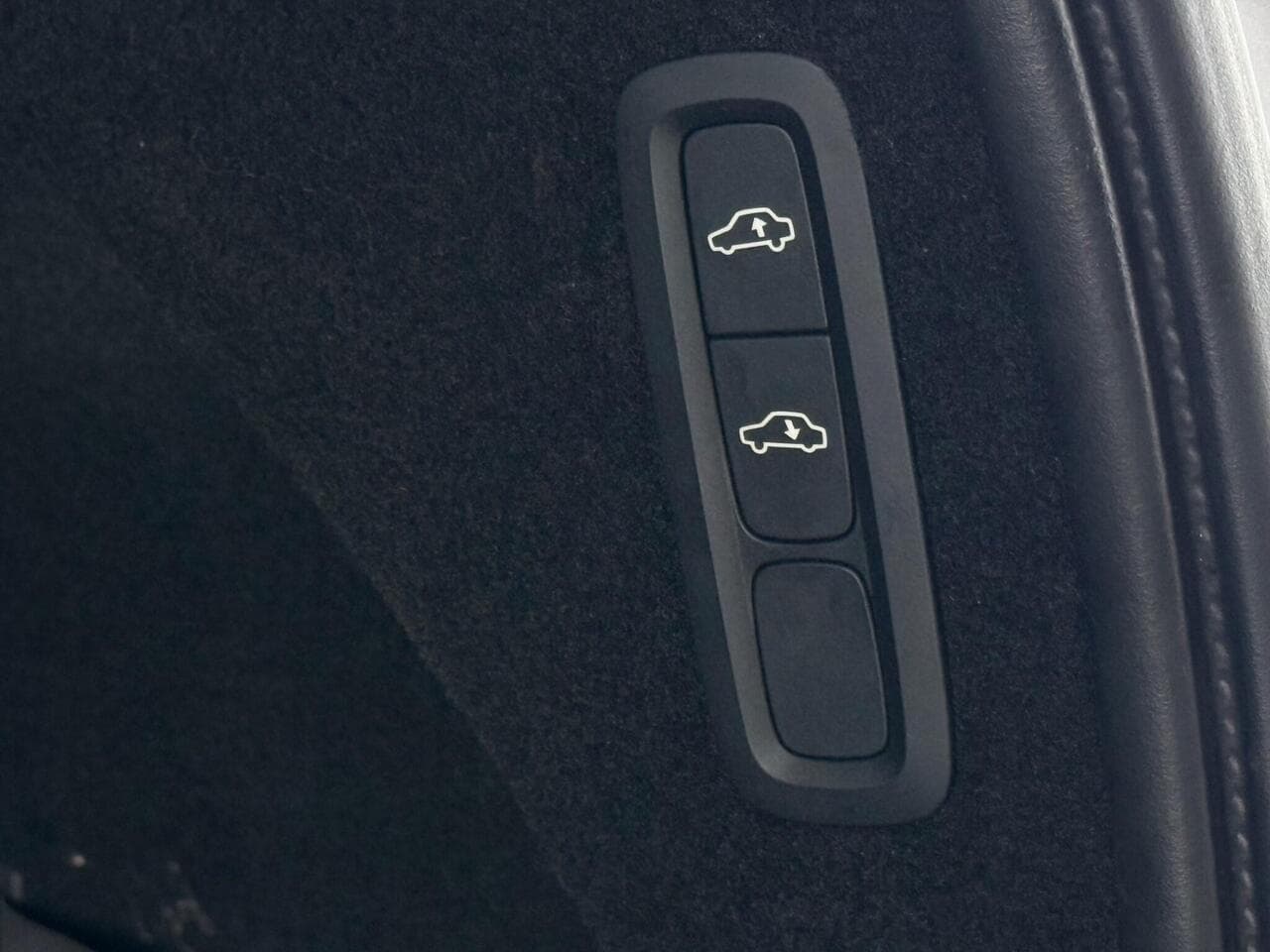 Volvo XC90 thumbnail Misc Controls