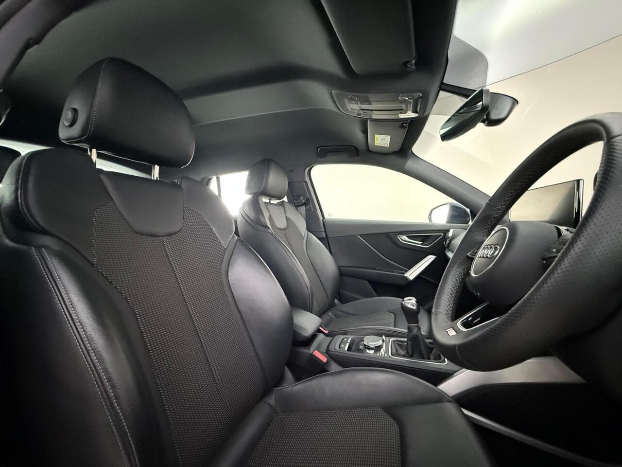 Audi Q2 thumbnail Seat Driver