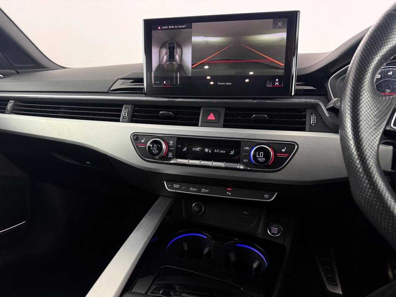 Audi A5 Cabriolet thumbnail Infotainment System
