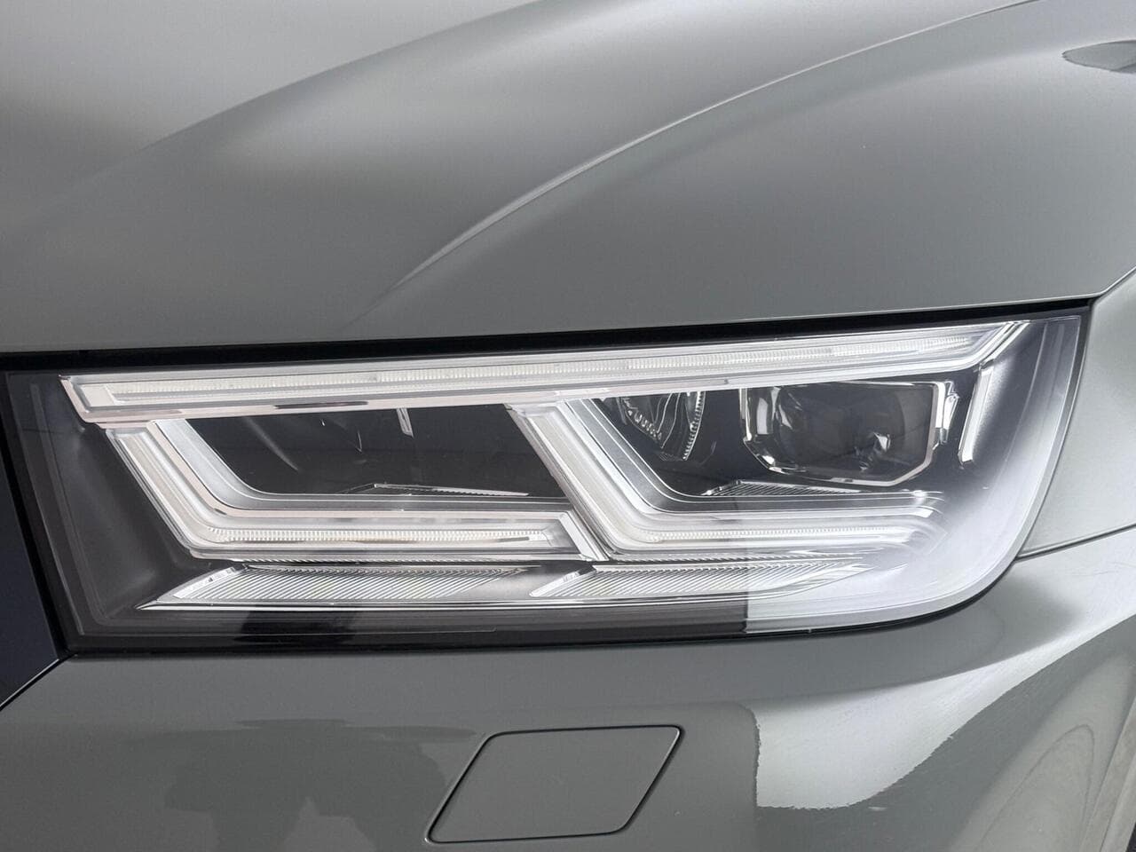 Audi Q5 thumbnail Lights Front