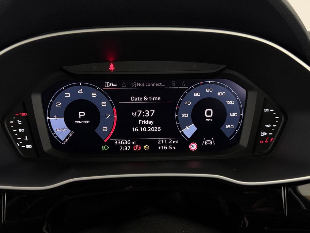 Audi Q3 thumbnail Driver Instruments