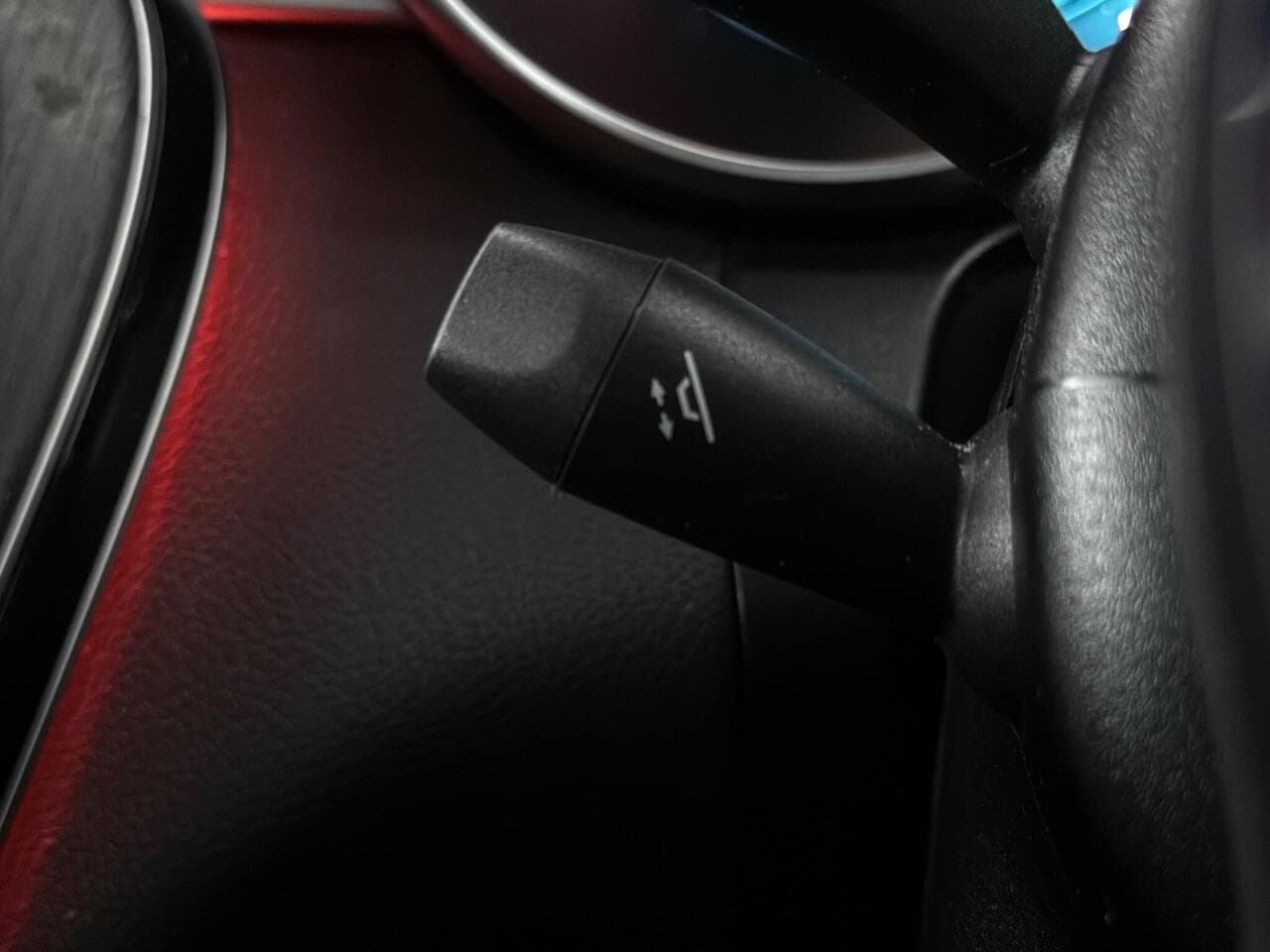 Mercedes-Benz GLC thumbnail Misc Controls