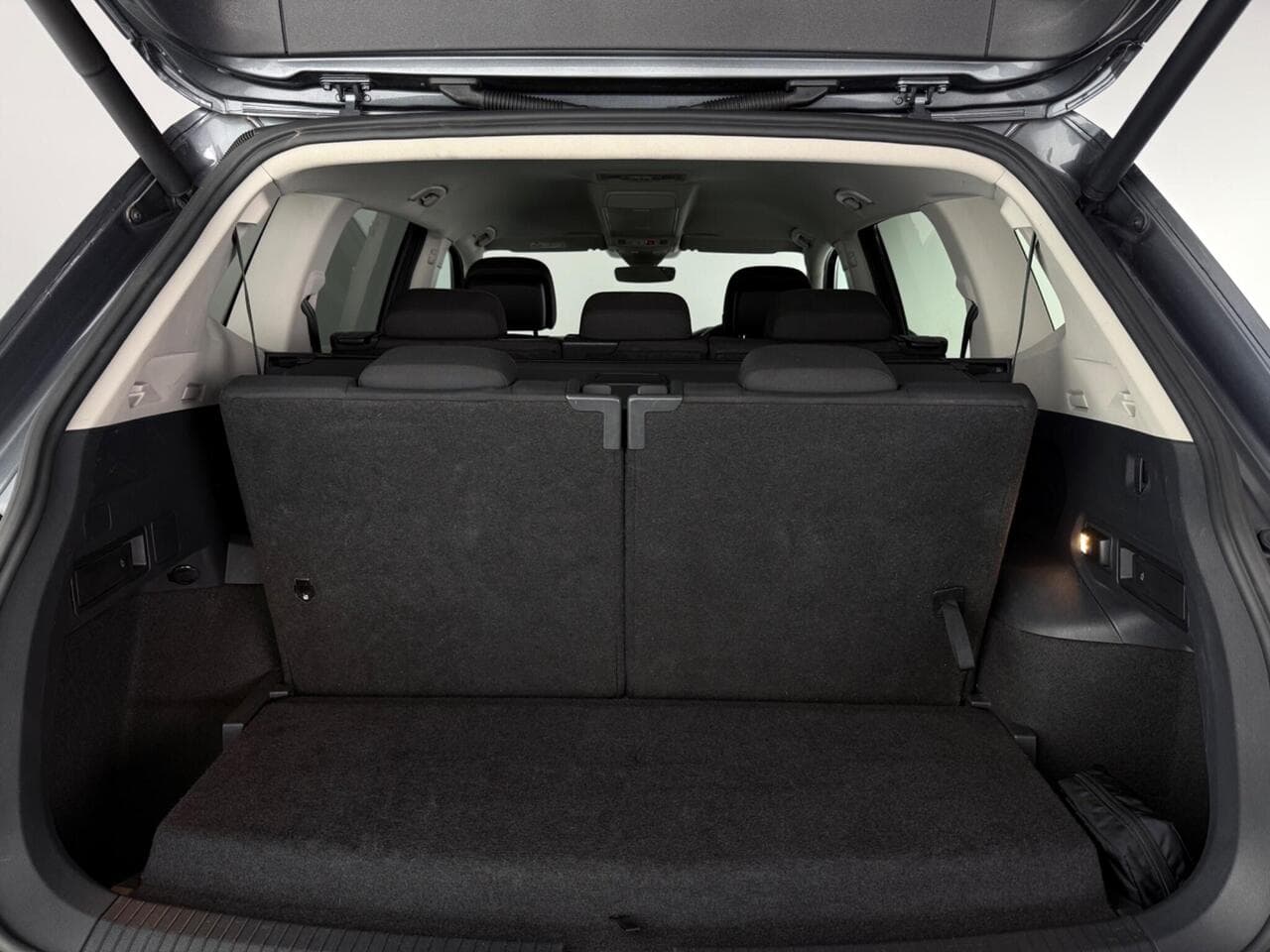 Volkswagen Tiguan Allspace thumbnail Boot