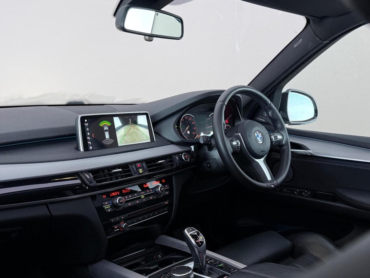 BMW X5 thumbnail Interior Front