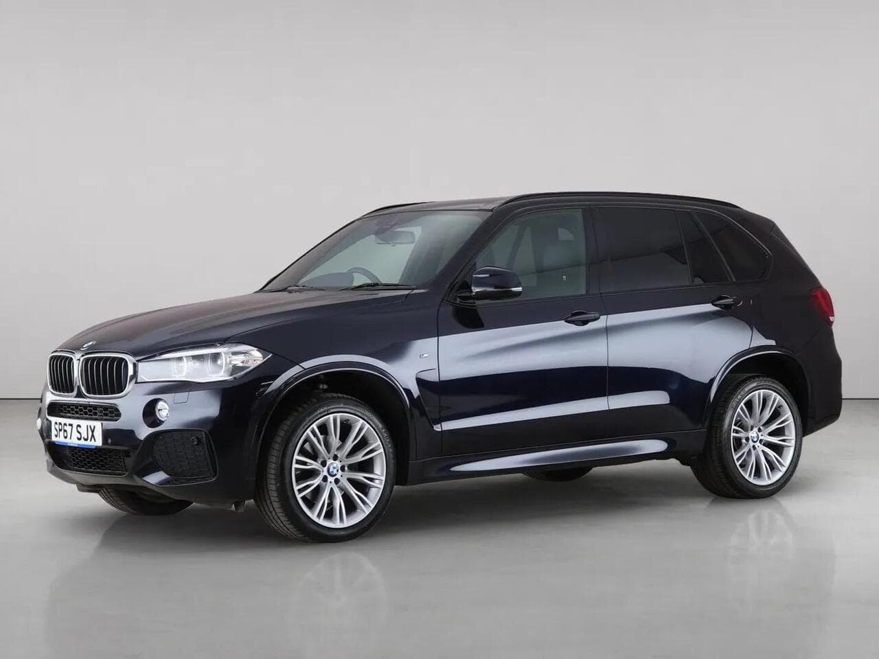 BMW X5 thumbnail Front Left