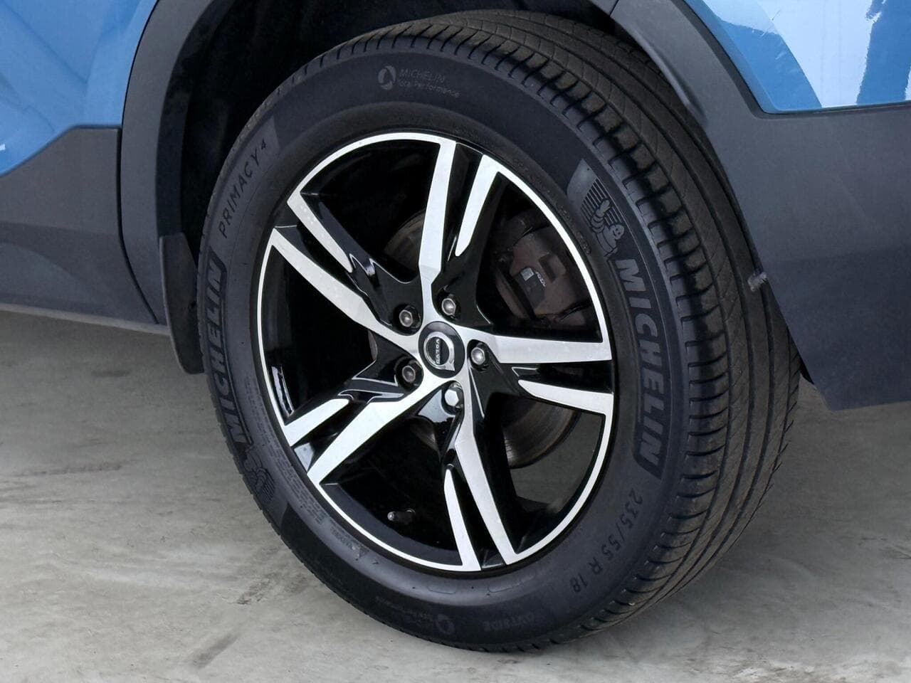 Volvo XC40 thumbnail Wheel
