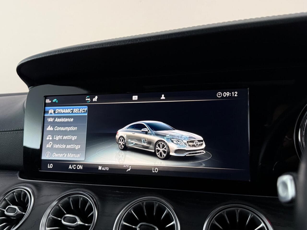 Mercedes-Benz E Class thumbnail Infotainment System