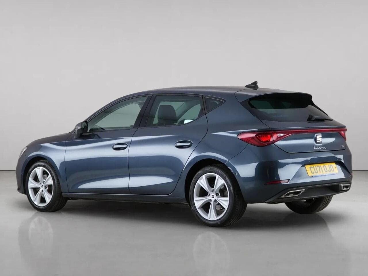 SEAT Leon thumbnail Rear Left