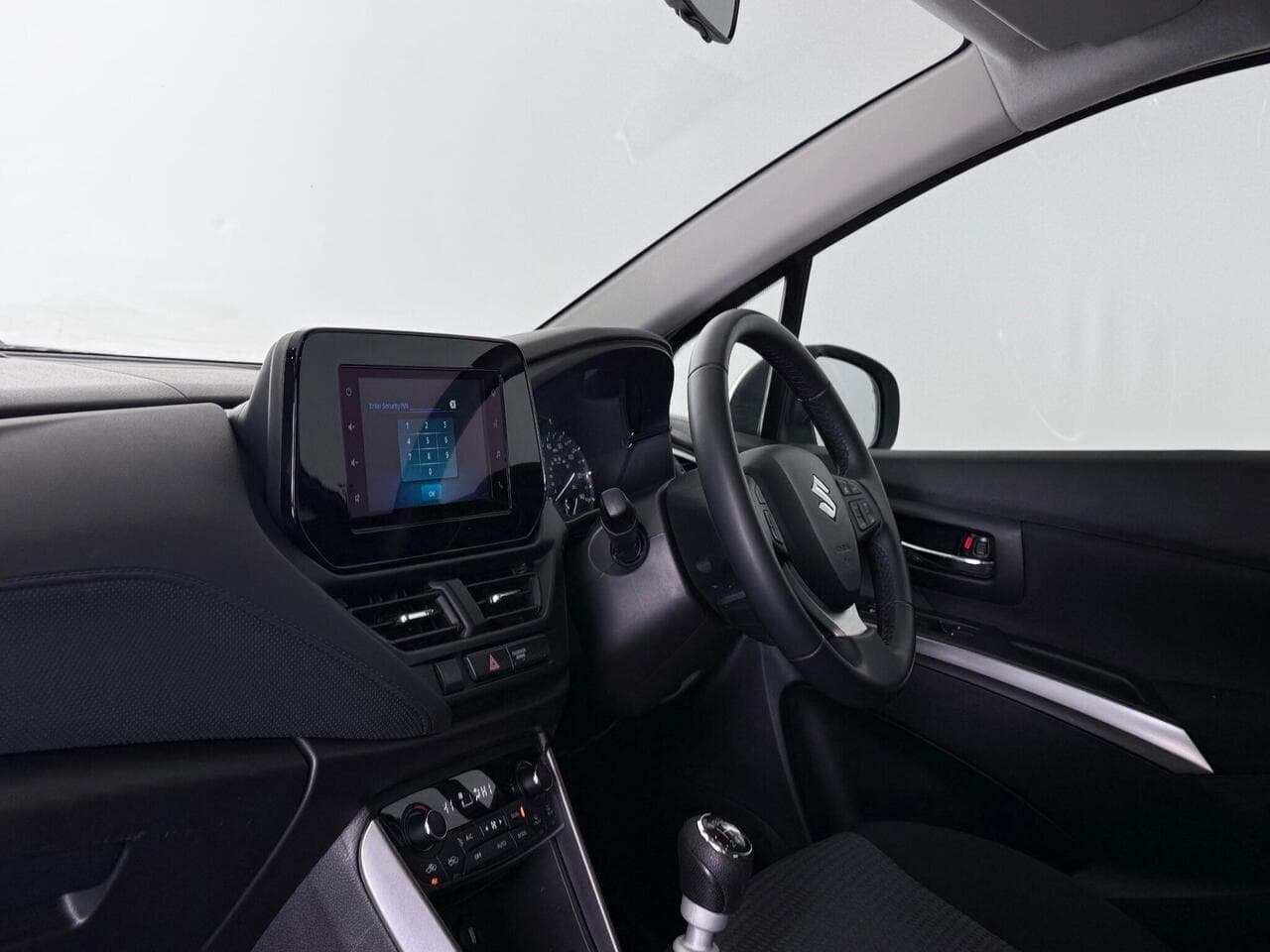 Suzuki S-Cross thumbnail Interior Front