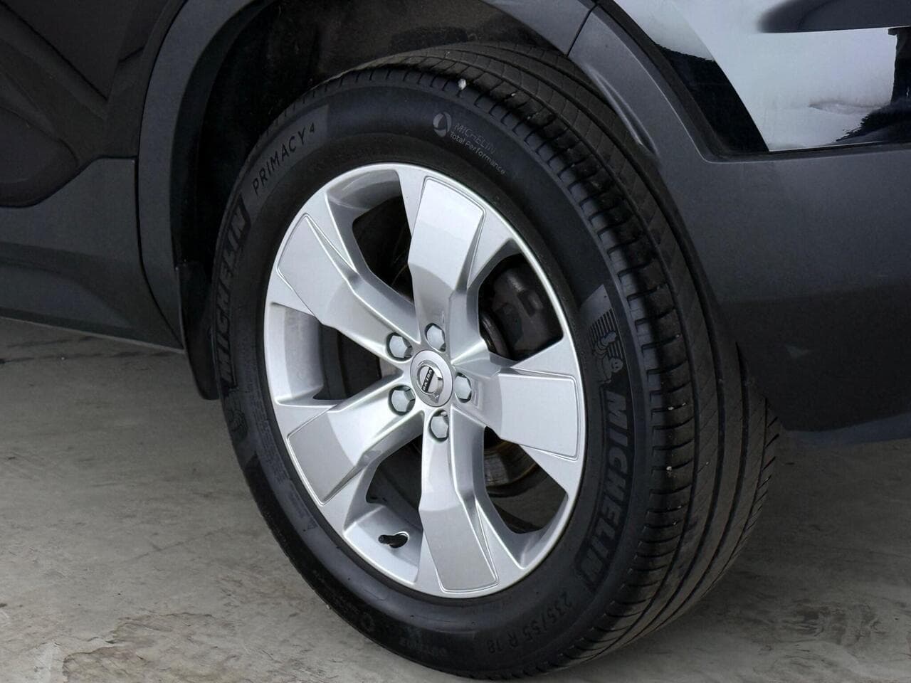 Volvo XC40 thumbnail Wheel