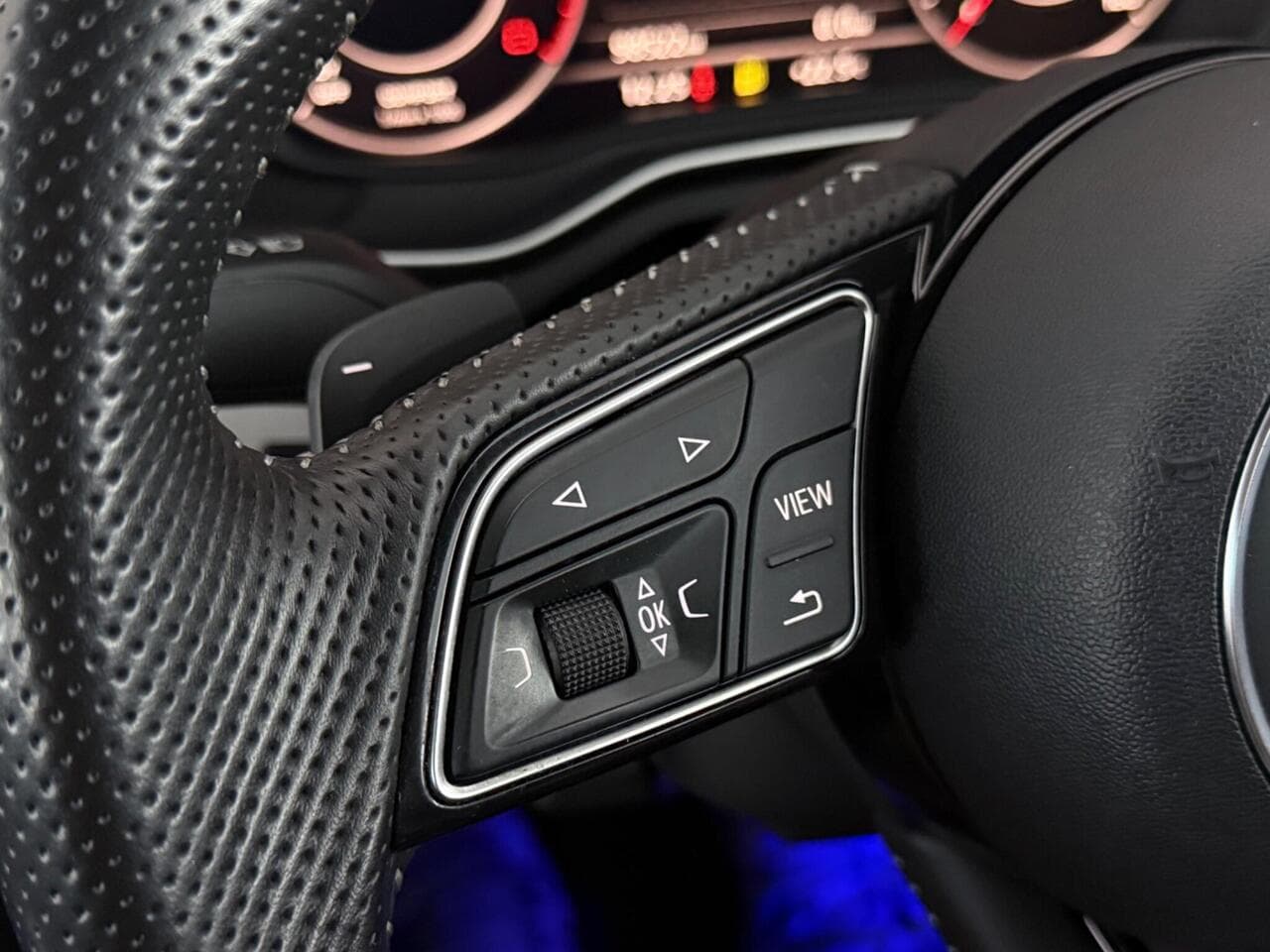 Audi A4 Avant thumbnail Misc Controls