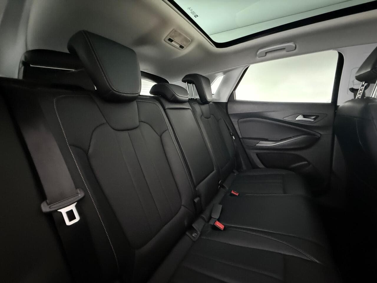 Vauxhall Grandland X thumbnail Seats Rear