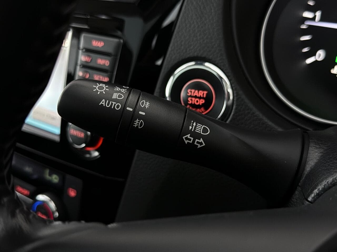 Nissan Qashqai thumbnail Misc Controls