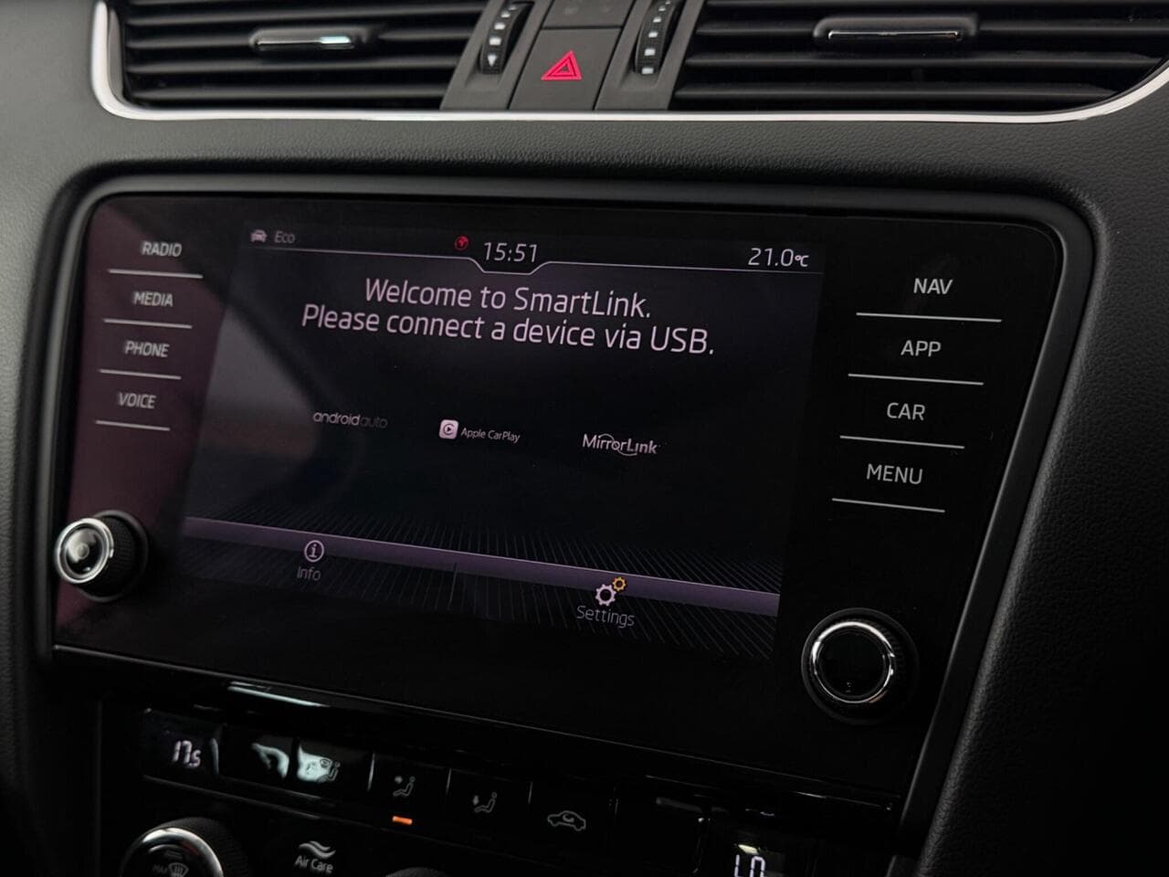 Skoda Octavia thumbnail Infotainment System