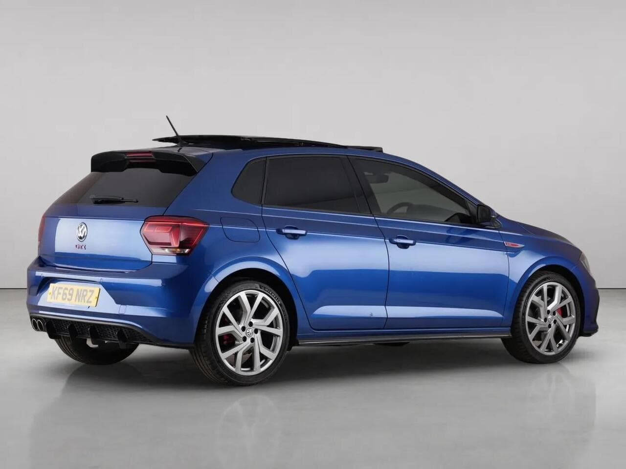 Volkswagen Polo thumbnail Side Right