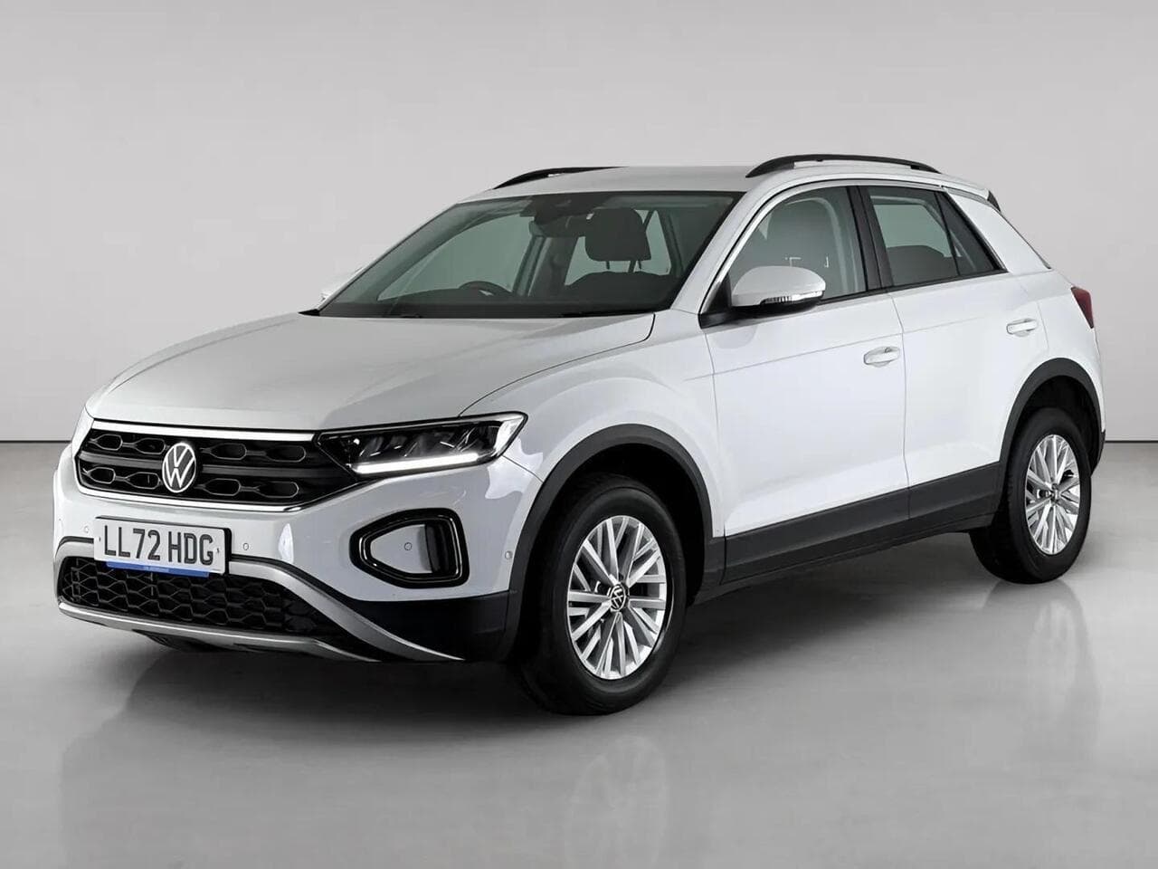 Volkswagen T-Roc thumbnail Front Left