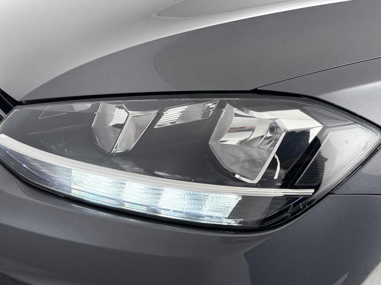 Volkswagen Golf thumbnail Lights Front
