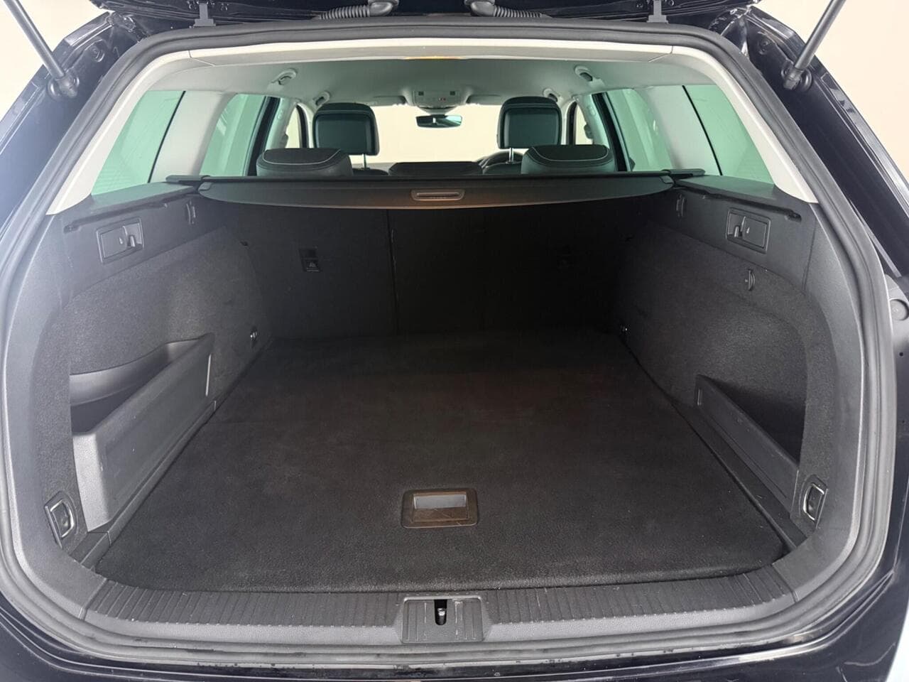 Volkswagen Passat thumbnail Boot
