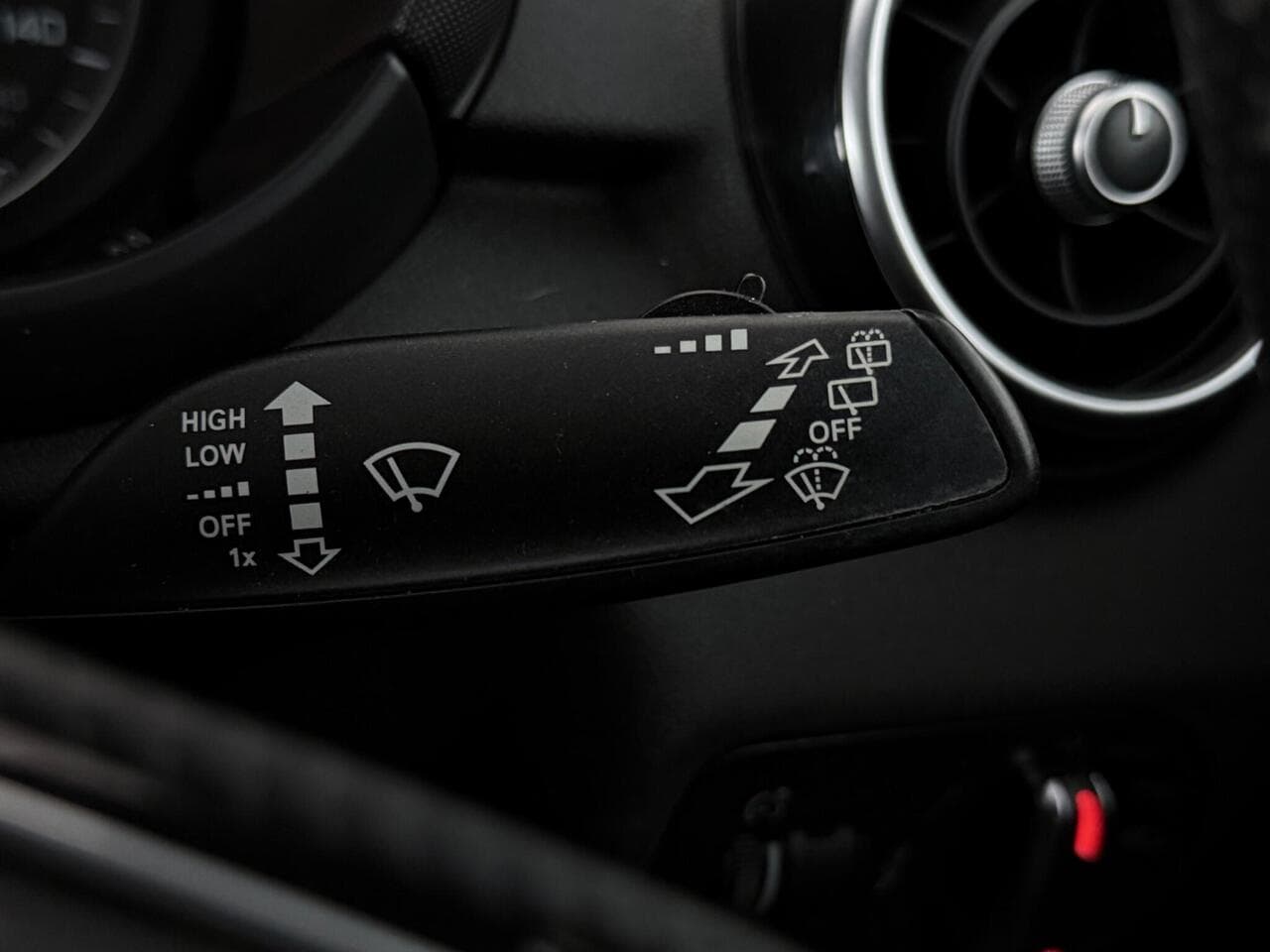Audi A1 thumbnail Misc Controls