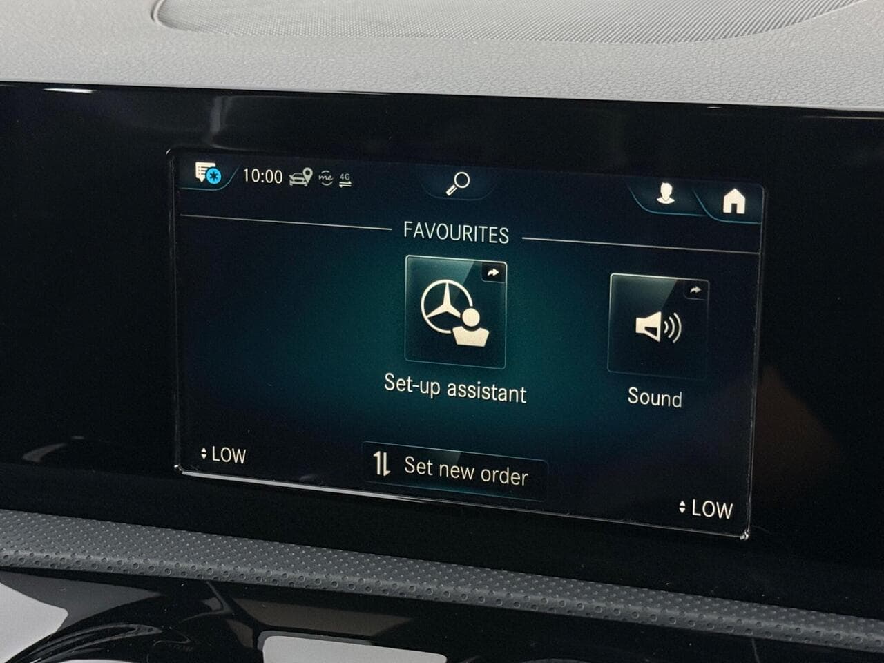 Mercedes-Benz A Class thumbnail Infotainment System