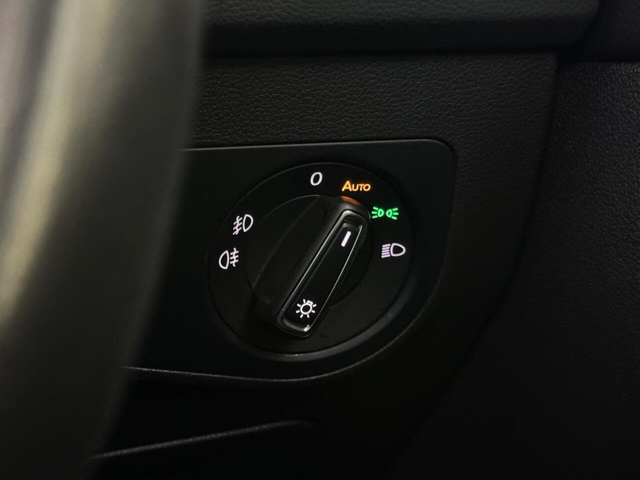 Volkswagen Tiguan thumbnail Misc Controls