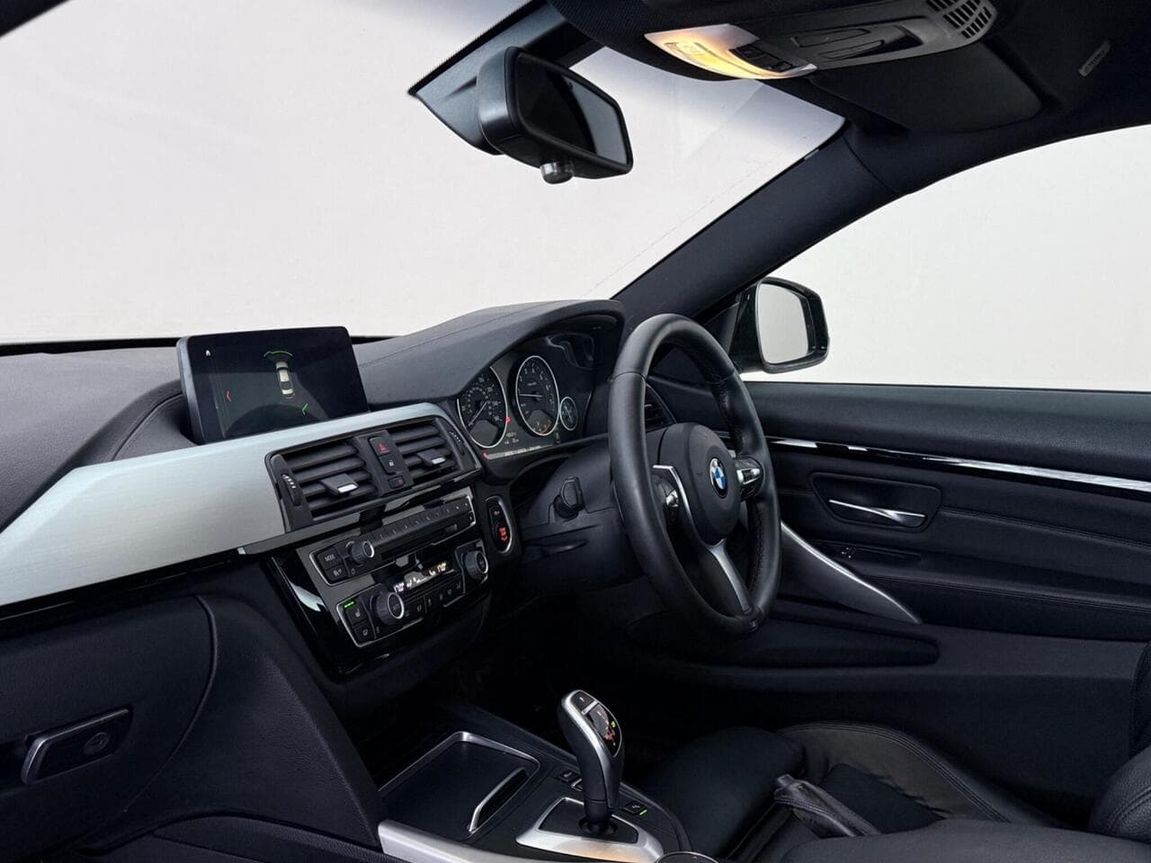 BMW 4 Series thumbnail Interior Front
