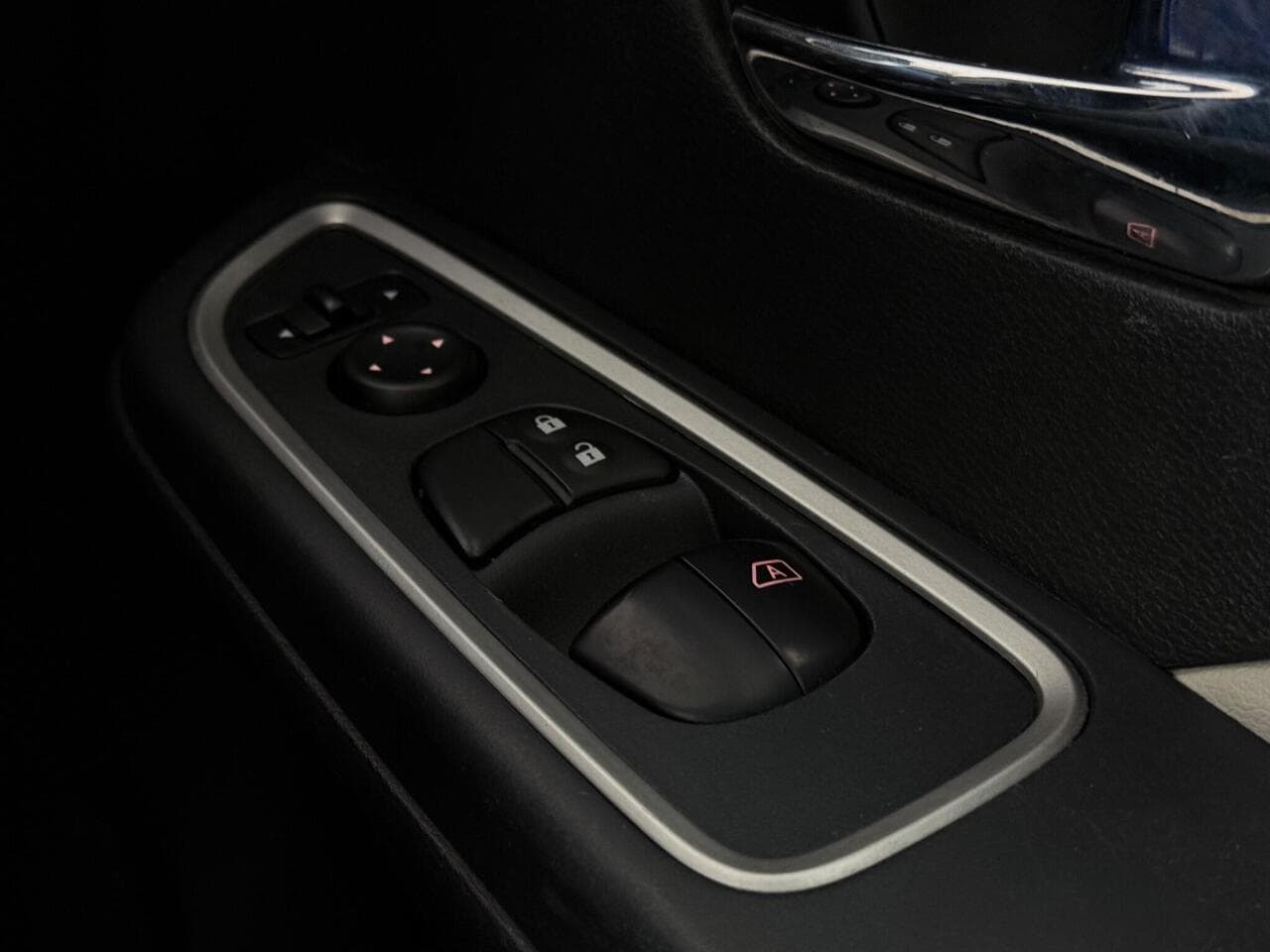 Nissan Micra thumbnail Misc Controls