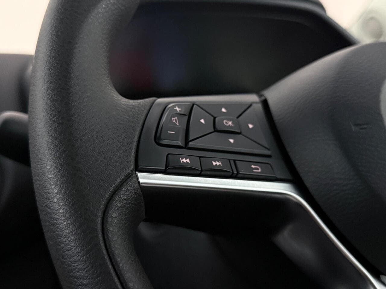 Nissan Juke thumbnail Misc Controls