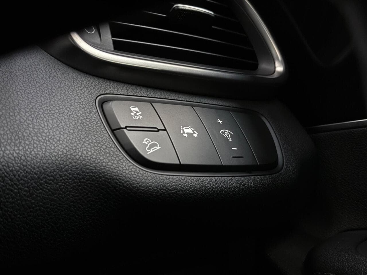 Kia Sorento thumbnail Misc Controls