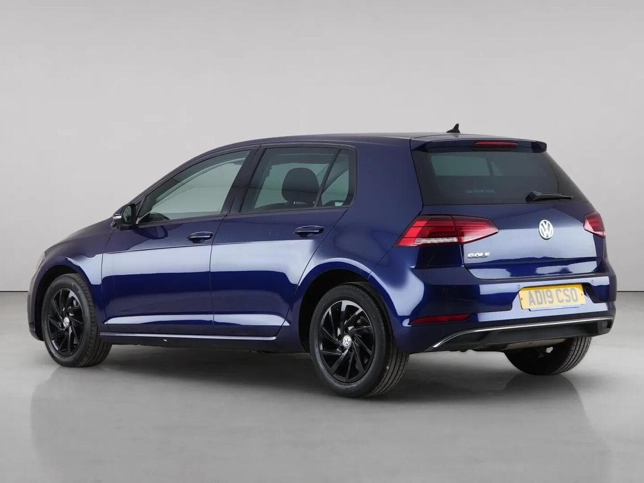 Volkswagen Golf thumbnail Rear Left