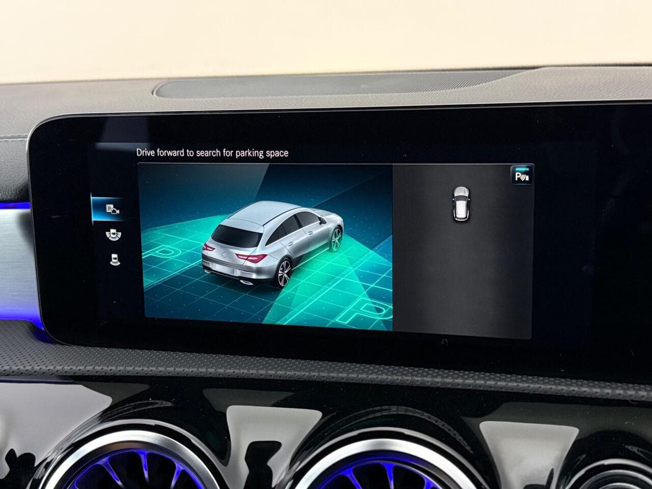 Mercedes-Benz CLA thumbnail Infotainment System