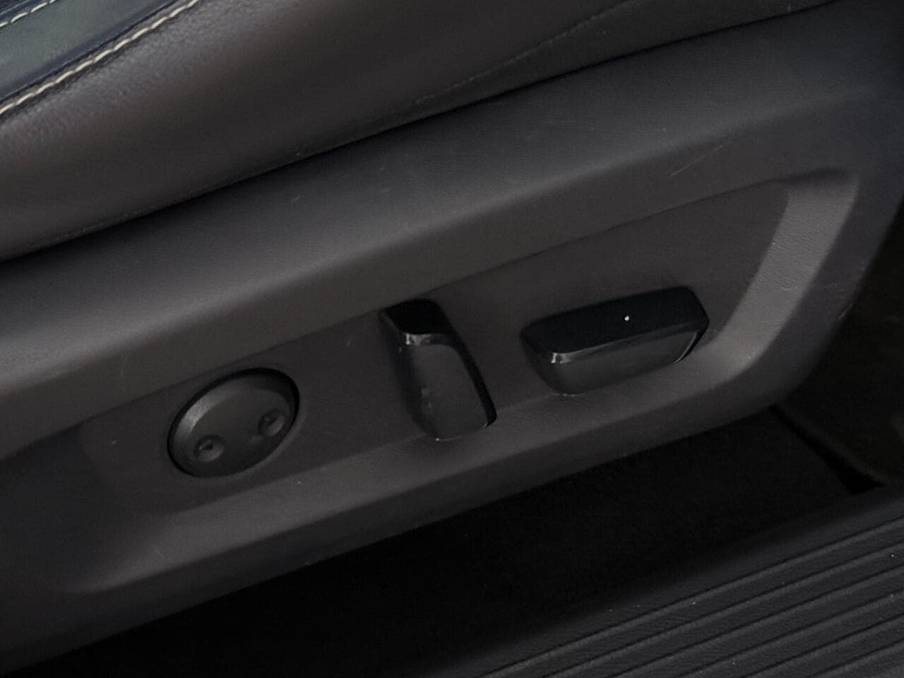 Nissan Qashqai thumbnail Misc Controls