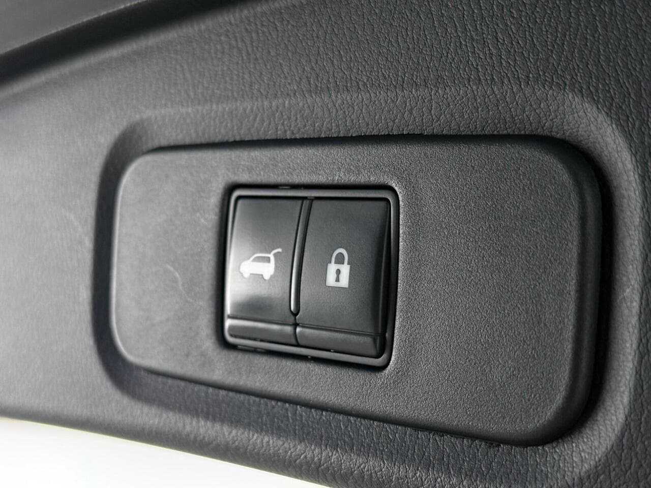 Nissan Qashqai thumbnail Misc Controls