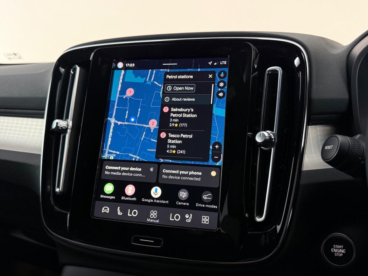 Volvo XC40 thumbnail Infotainment System