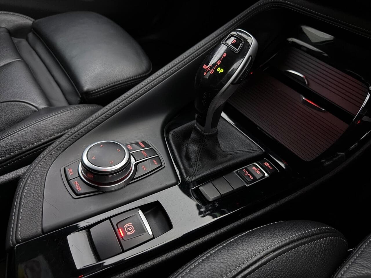 BMW X1 thumbnail Interior Front