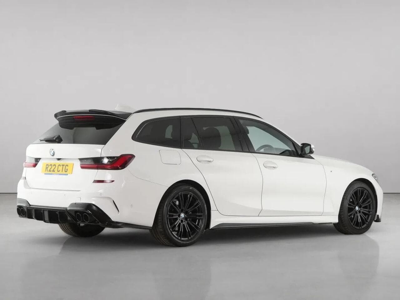 BMW 3 Series thumbnail Rear Right
